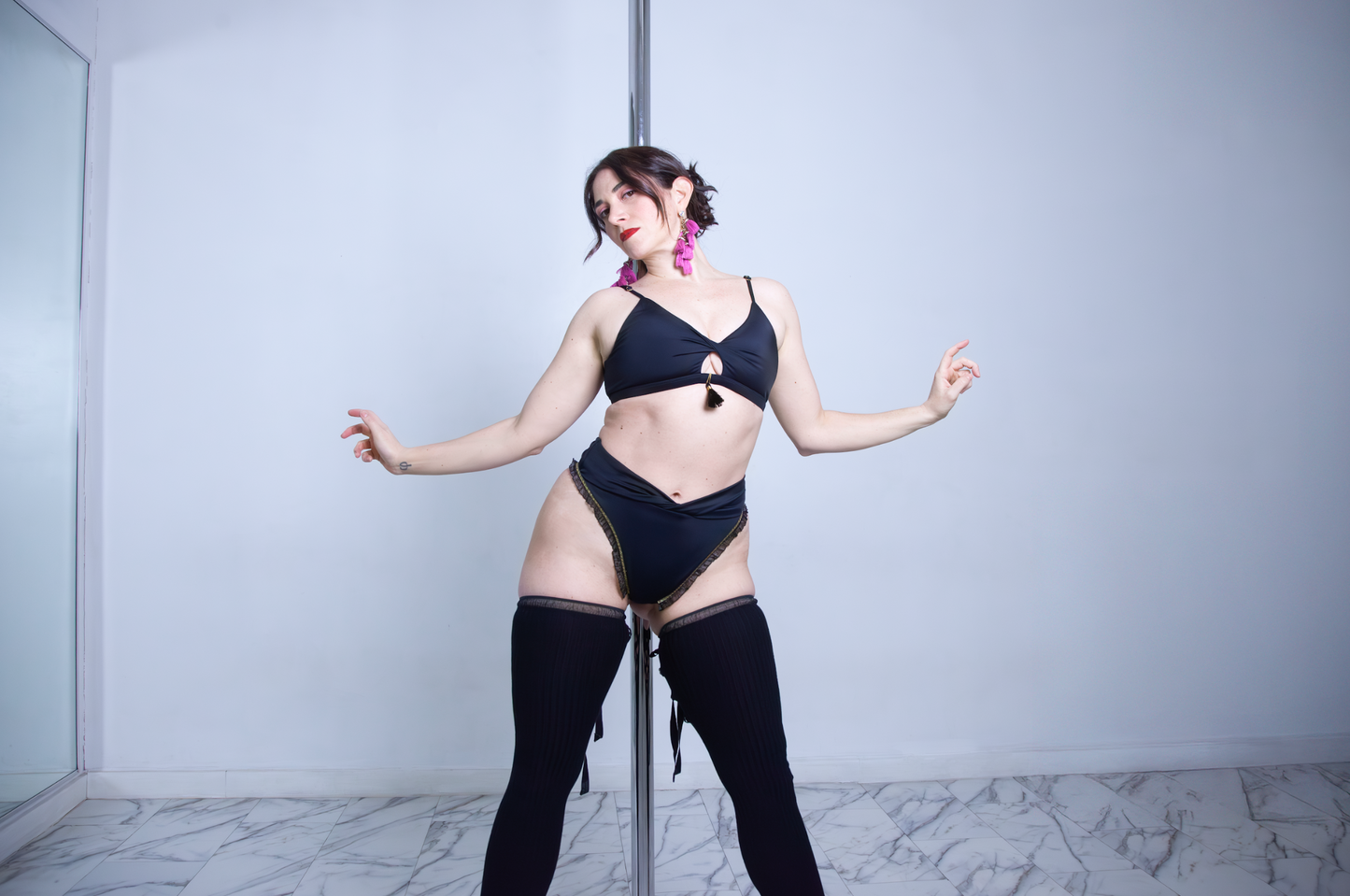 Nyx Ruffle Twisted V-waist Bottom