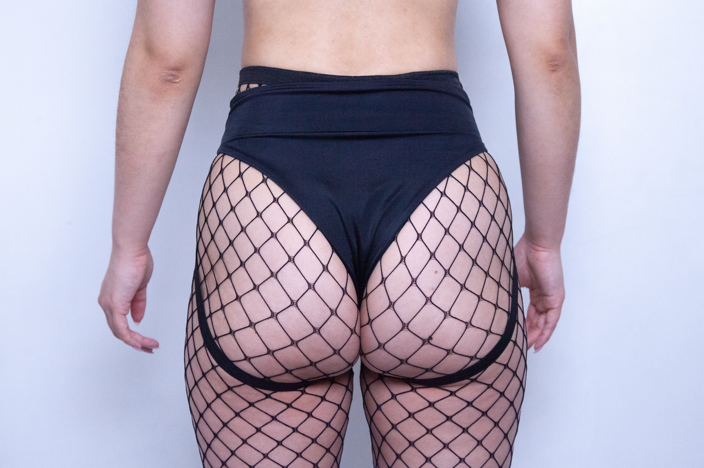 Nyx Garter Twisted V-waist Bottom